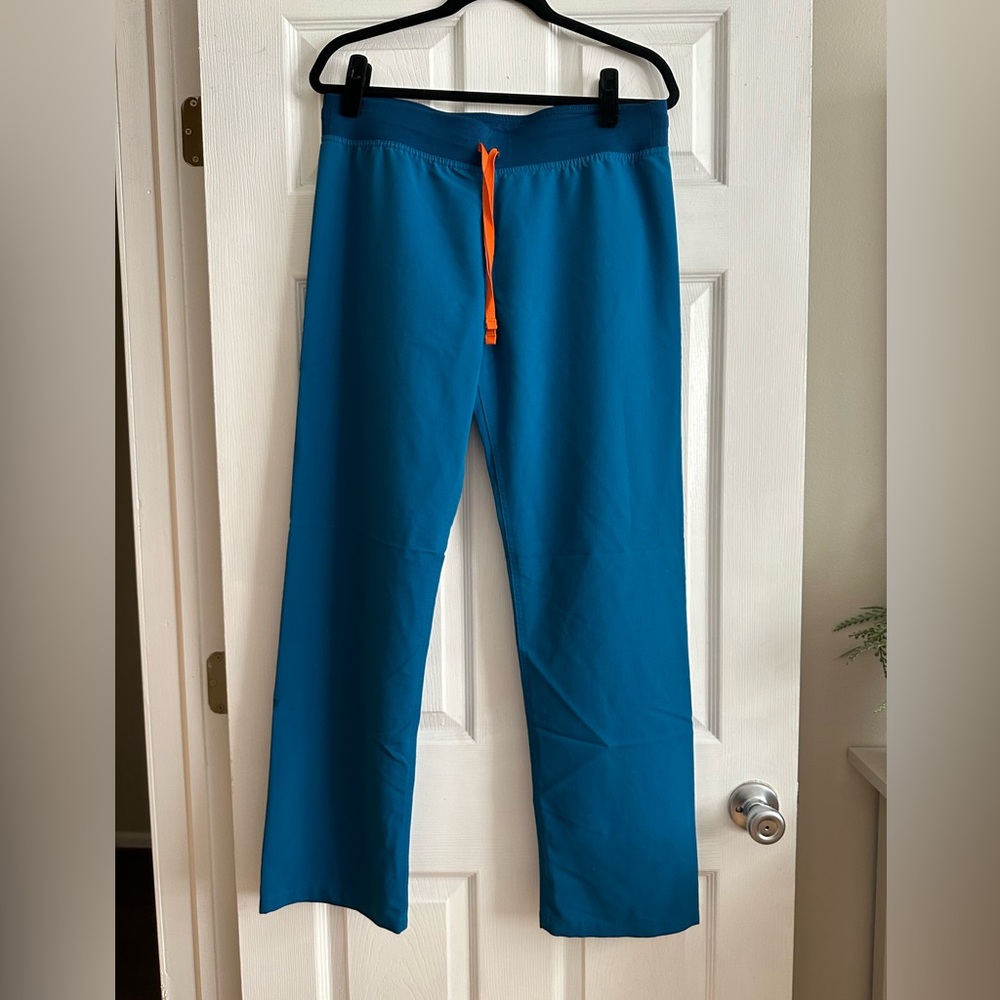 Figs Livingston scrub pants size medium